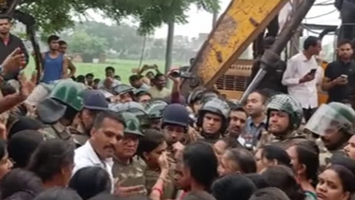 Nyaya Nagar Illegal House Bulldozed