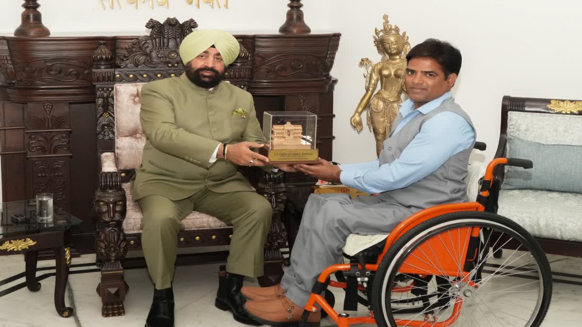 Disabled player Digvijay Singh honored in Haridwa