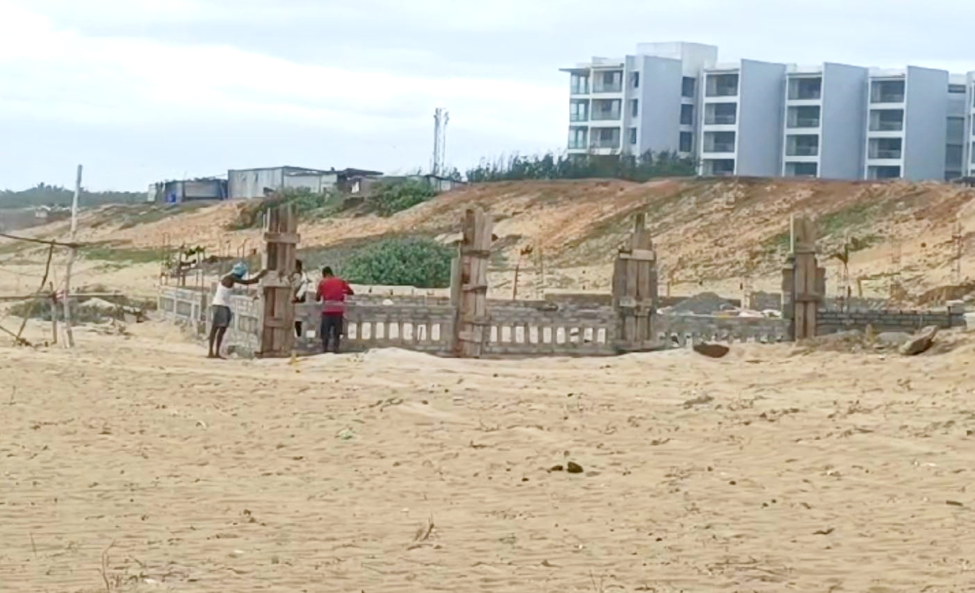 PLOTTING ON PURI SEA BEACH