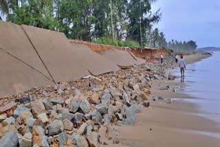 HEAVY RAIN IN UTTARA KANNADA  FISHERMEN AND STUDENTS  TROUBLE OF SEA PEOPLE  UTTARA KANNADA