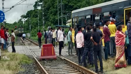 Nagpur news school bus carrying 40 students stuck on railway track