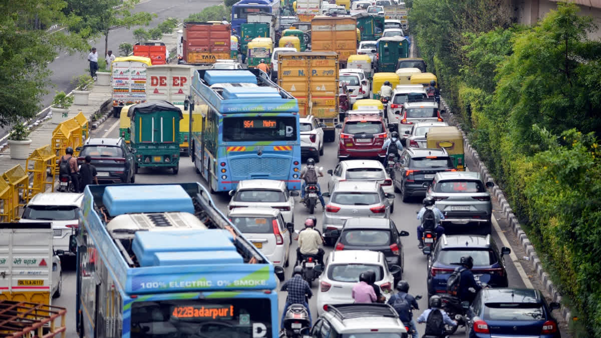 Not Backed By Scientific Study': Delhi Govt Moves SC Against Blanket Ban On Overage Vehicles