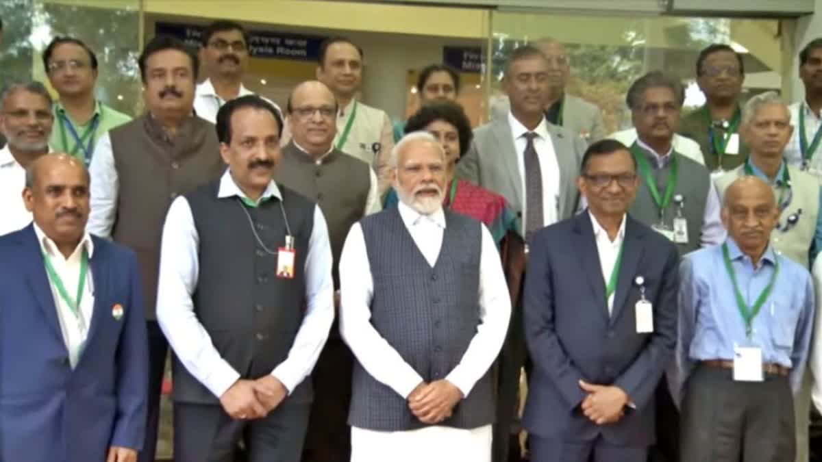 Modi meets ISRO scientists