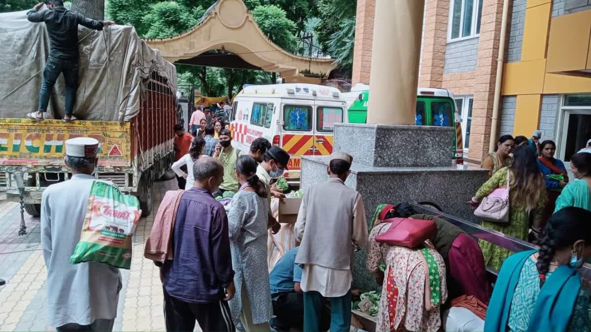 free Vegetables distributed in Kullu