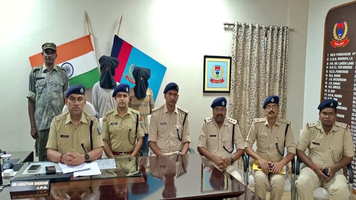 Chaibasa police arrested two Maoists