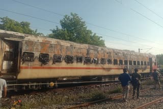 Madurai Train Fire Accident: મદુરાઈ રેલ્વે જંકશન પર ટ્રેનના બે ડબ્બાઓમાં આગ, 8 પ્રવાસીઓના મોત