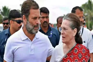 Sonia Gandhi arrives in Srinagar for personal visit, to join son Rahul