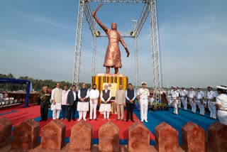 statue of chhatrapati  shivaji maharaj collapsed