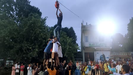 dahi-handi-competition-organized-on-janmashtami-in-ranchi