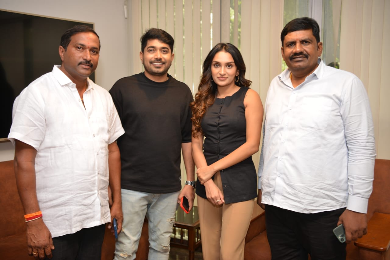 Kaalapatthar film team