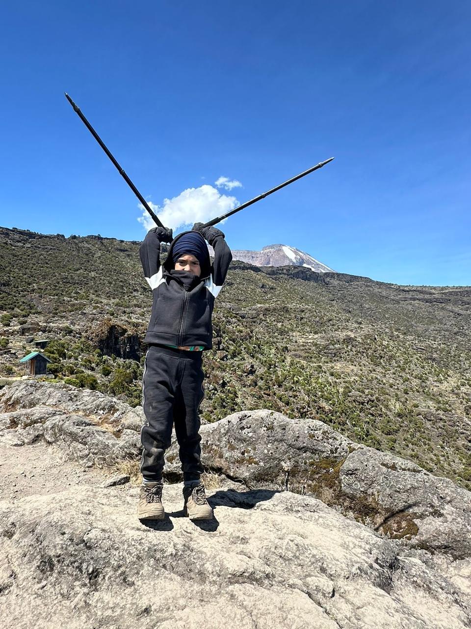 5 year old Tegbir Singh of Rupnagar created a record by climbing the highest peak of the African continent