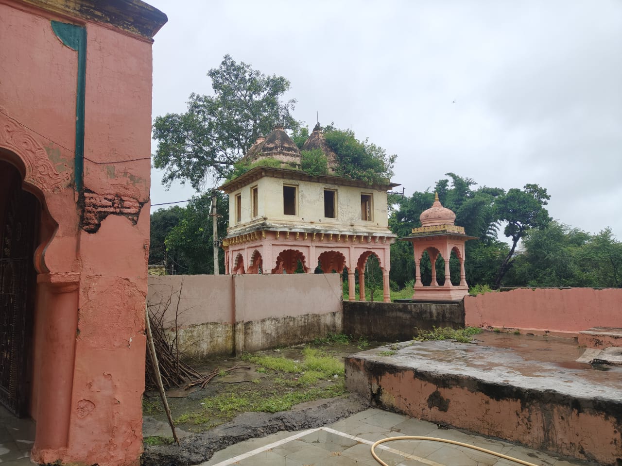 SEHORE ADHIKAAREE MANDIR