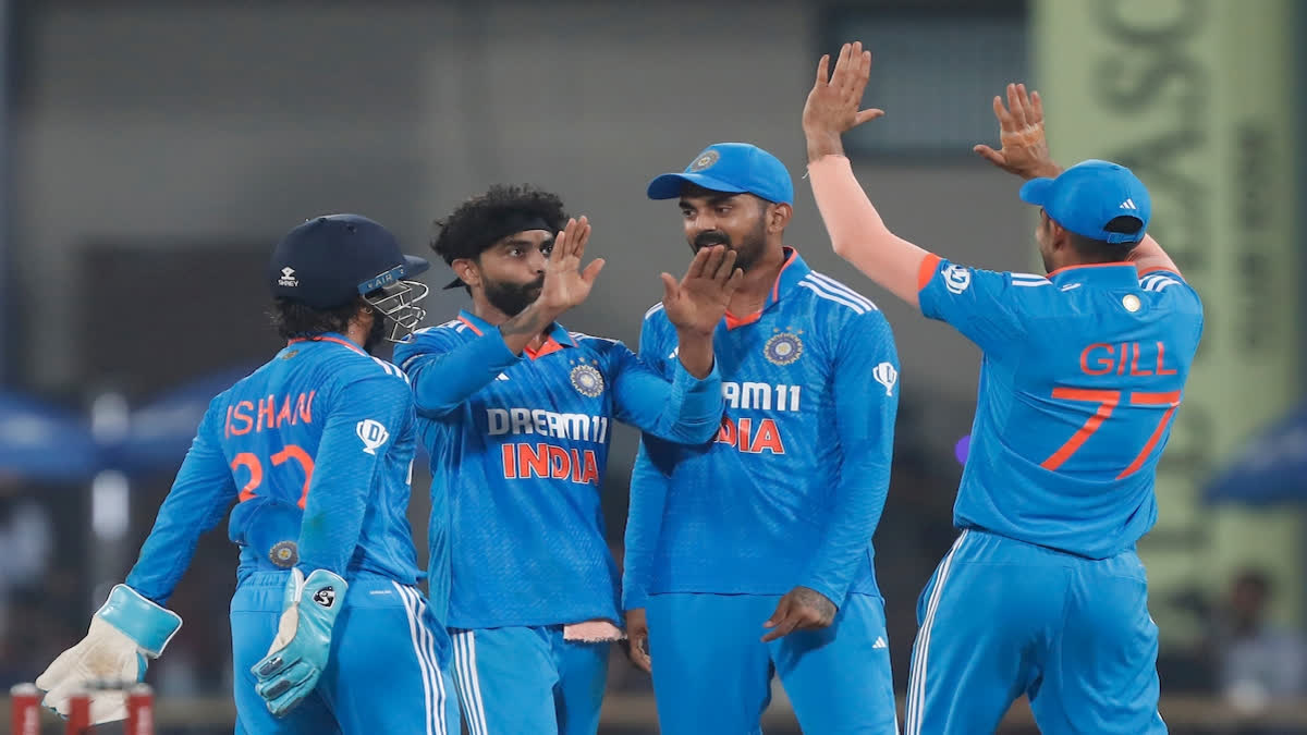 With the series already won and their two key players, Rohit Sharma and Virat Kohli, India are looking like heavyweights against their Australian rivals. Australia will be hoping for Mitchell Starc and Glenn Maxwell to get back into the playing XI and boost the strength of the squad.