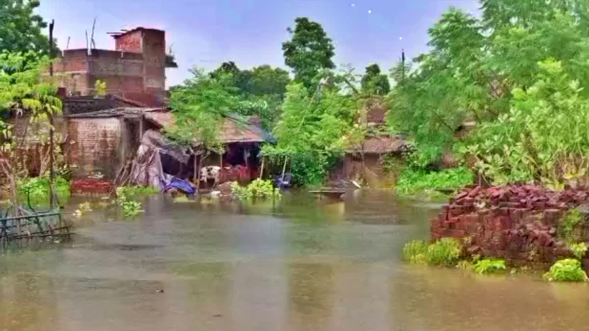 incessant-rains-godda-caused-waterlogging-school-weakened-collapsed