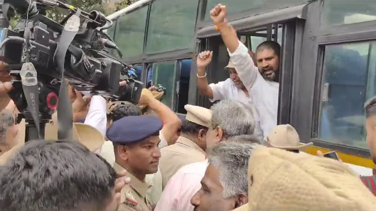 Police detained BJP  JDS leaders who started protest