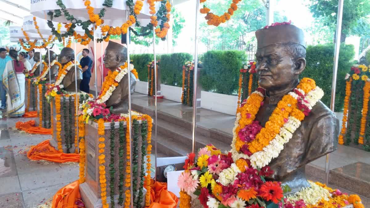 Former CM Statues Unveiled