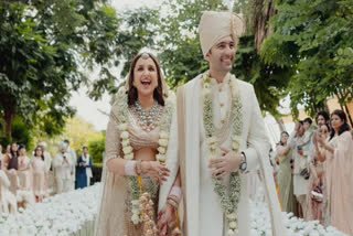 Parineeti Chopra and Raghav Chadha tied the knot on September 24 at the Leela Palace Hotel in Udaipur. They had a dreamy wedding with their family and friends in attendance. While several visuals of the couple from their grand wedding did the rounds on the internet, now a video from their white-theme wedding ceremony has surfaced wherein Parineeti is seen walking down the aisle with Raghav Chadha.