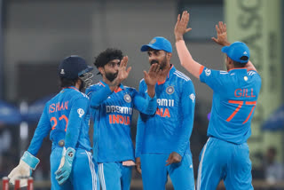 With the series already won and their two key players, Rohit Sharma and Virat Kohli, India are looking like heavyweights against their Australian rivals. Australia will be hoping for Mitchell Starc and Glenn Maxwell to get back into the playing XI and boost the strength of the squad.