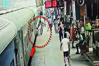 Elderly tripped while boarding moving train at Nizamuddin rly station
