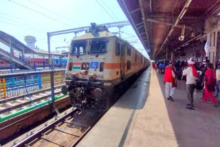 रानी कमलपति और जबलपुर से गया के बीच स्पेशल ट्रेन