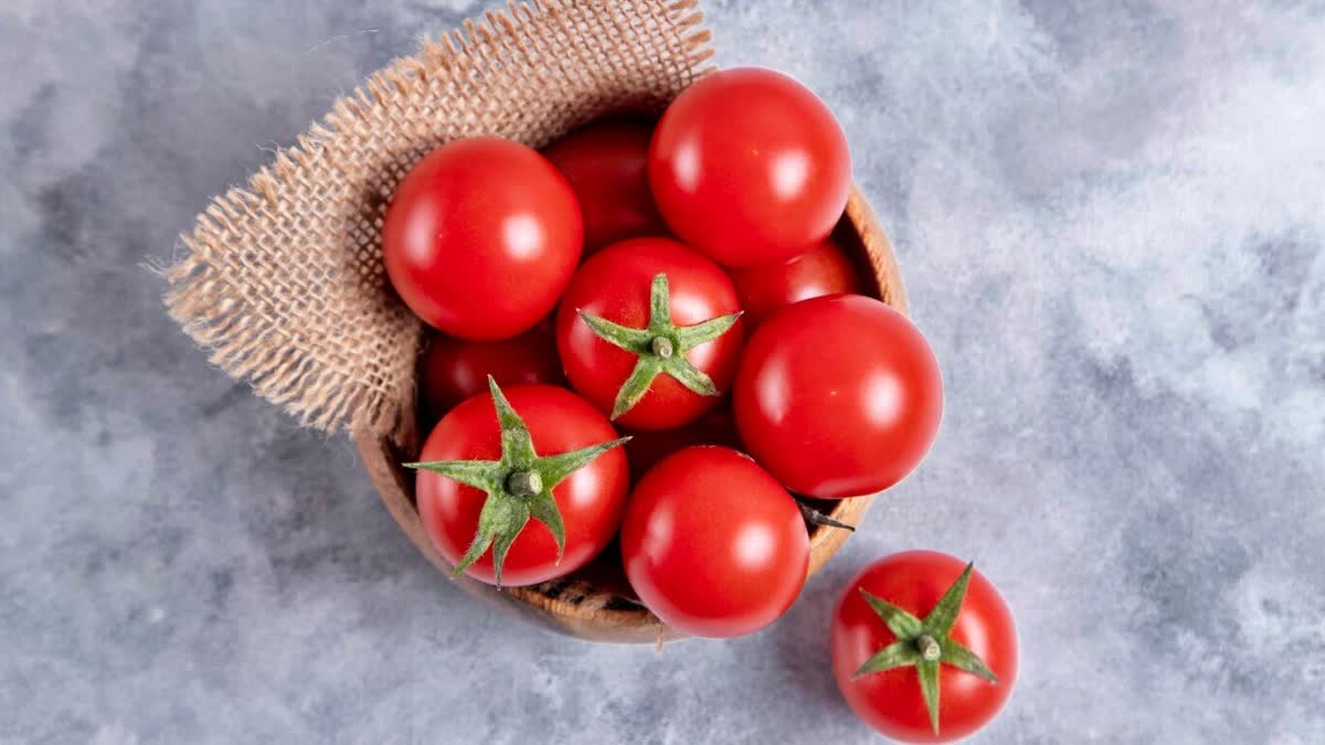 Are Tomatoes Healthy or Bad for our health ?