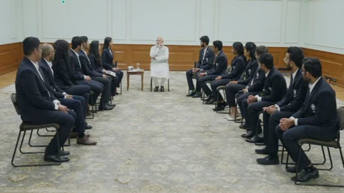 Modi Meet Chess Champions