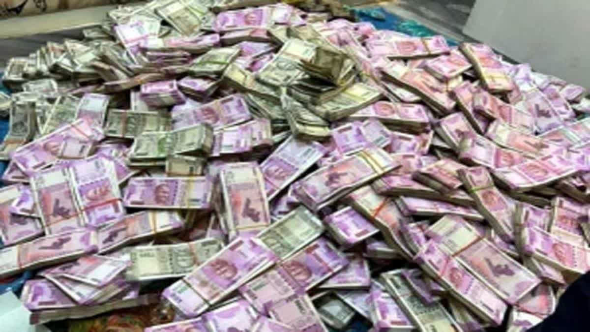 Govt Retains Borrowing Target, To Raise Rs 6.61 Lakh Crore In H2 To Fund Revenue Gap