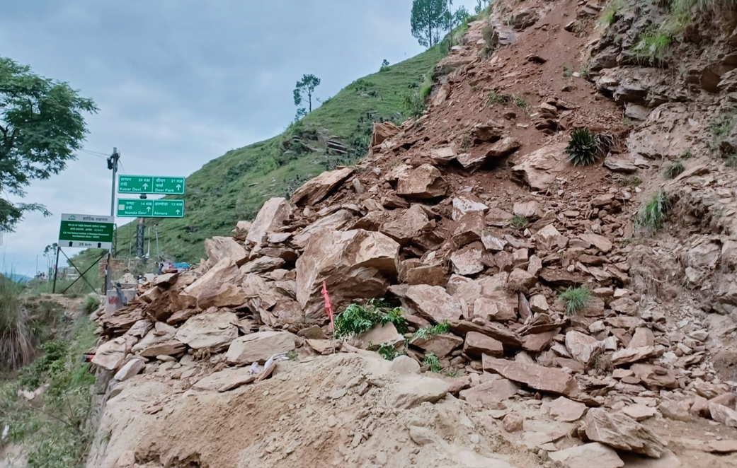 LANDSLIDE ON NH IN ALMORA