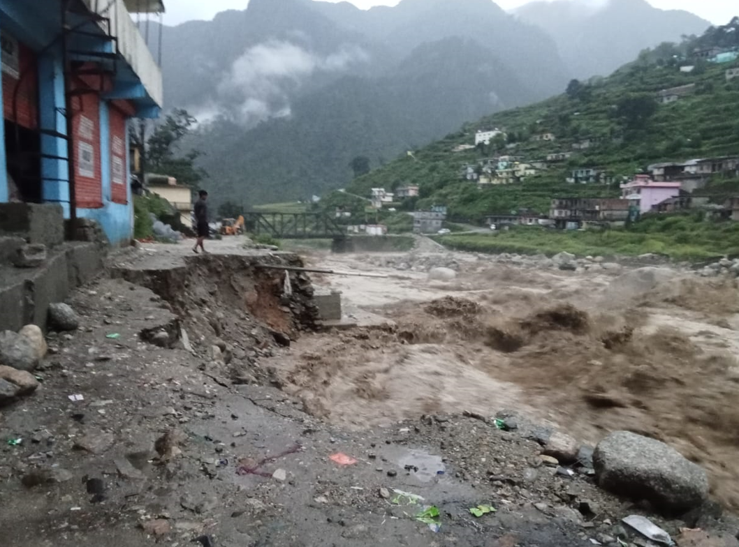 LANDSLIDE ON NH IN ALMORA