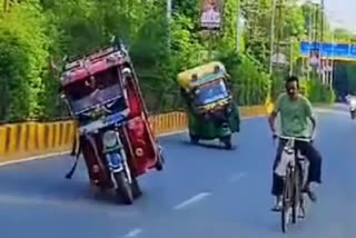 Gwalior Auto Drivers Stunts