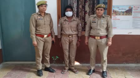 फर्जी महिला पुलिसकर्मी गिरफ्तार