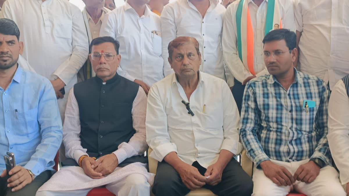 BJP Leaders Join Congress In Kawardha