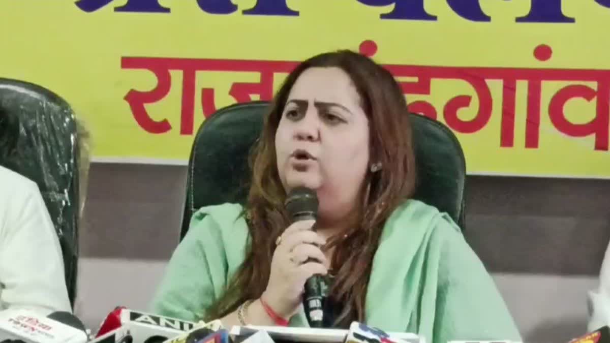 Radhika Kheda Attacked Raman Singh