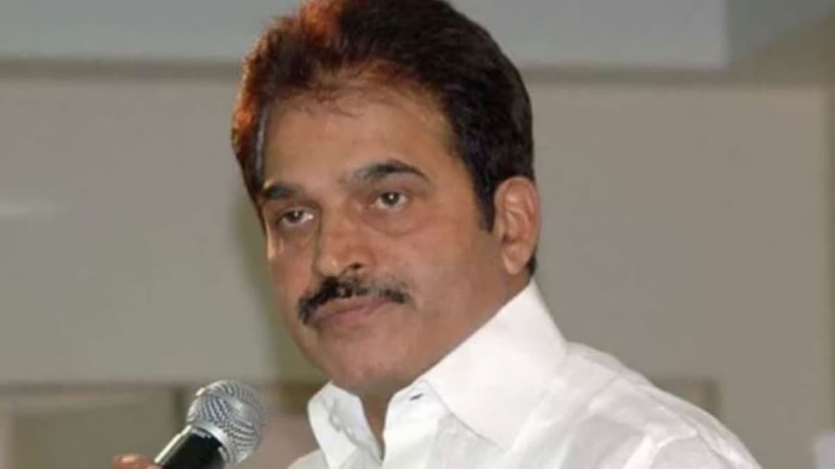 KERALA HIGH COURT ISSUED NOTICE TO KC VENUGOPAL SOLAR SEXUAL ASSAULT CASE