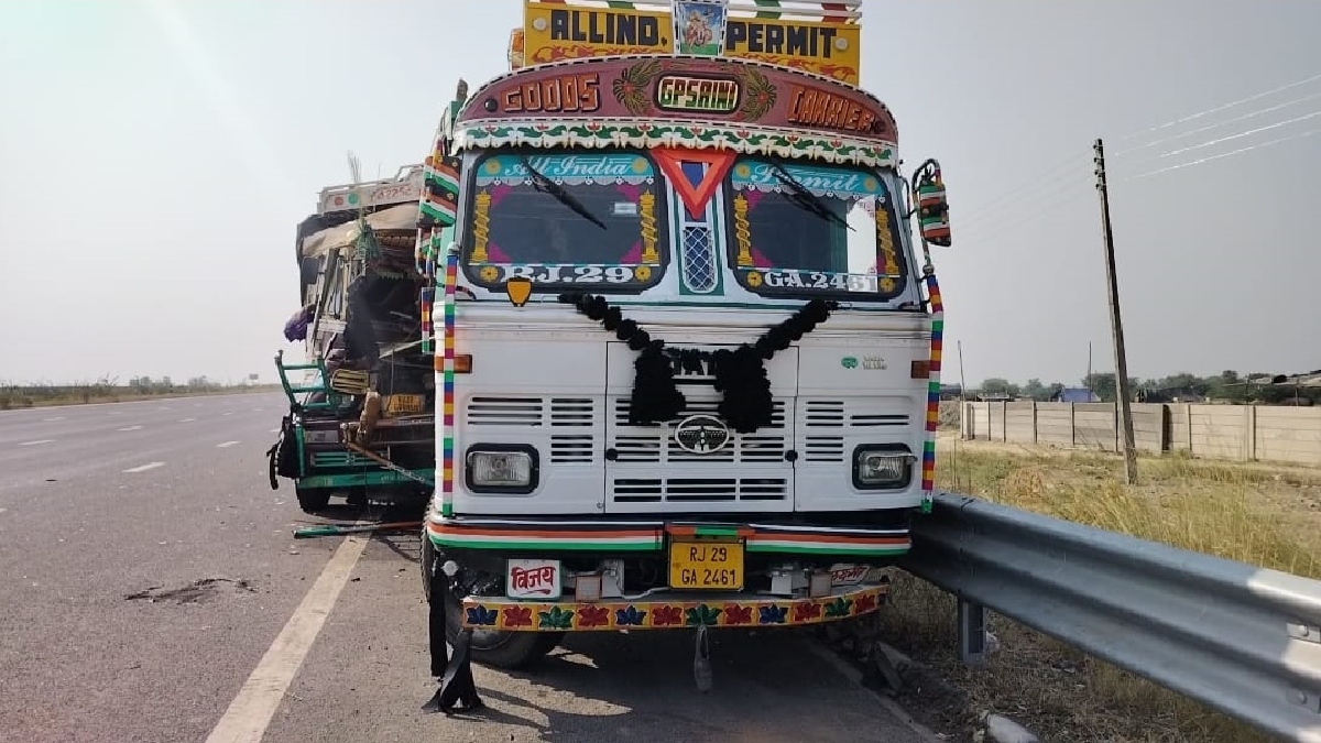 Road Accident on Delhi Mumbai Expressway