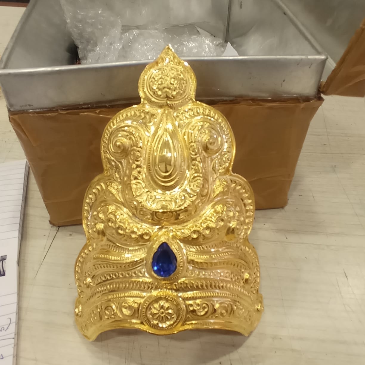 gold crown Guruvayoor temple