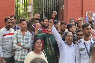 Security guards of lngp hospital protested