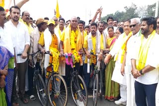 srikakulam_tdp_leaders_cycle_yatra_reaches_etcherla