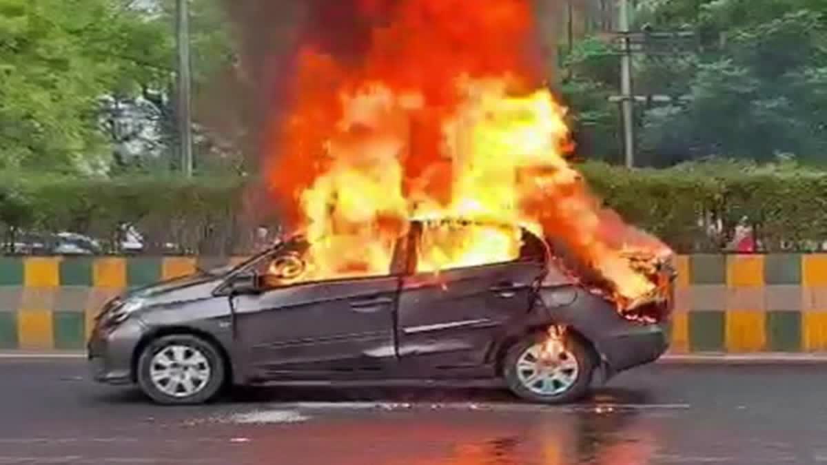 ELECTRIC CAR FIRE  CAR FIRE SAFETY TIPS  കാറിന് തീപിടിച്ചു  CAR FIRE ACCIDENT