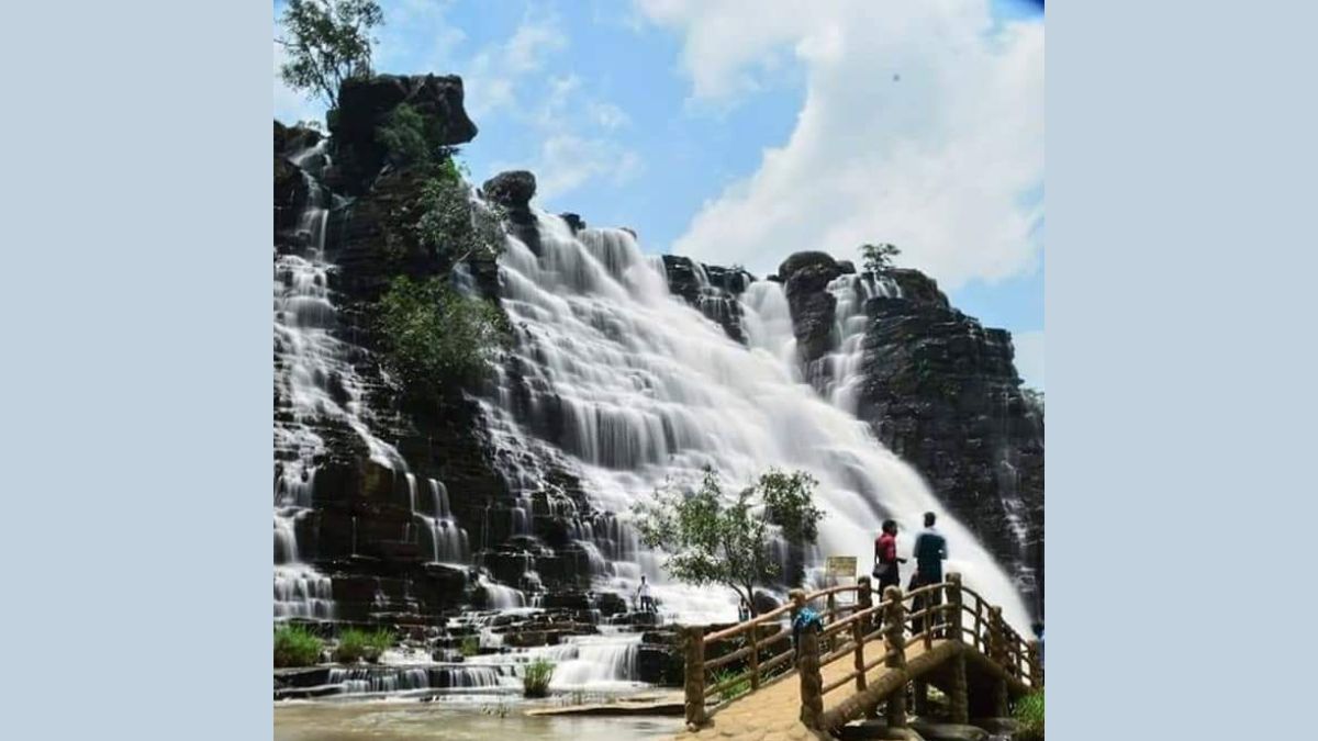 tirathgarh waterfall of Bastar