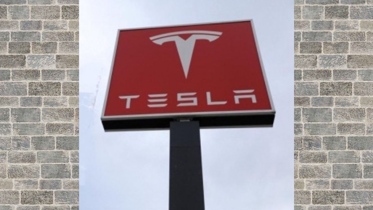 Tesla offers free supercharging for 6 months