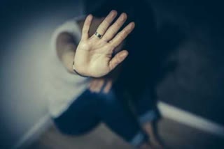 Child Commission files case  Case against school teacher  sexually harassing minor girls  ലൈംഗികമായി പീഡിപ്പിച്ചു  സ്‌കൂള്‍ അധ്യാപകനെതിരെ കേസെടുത്തു  ബാലാവകാശ സംരക്ഷണ കമ്മീഷന്‍  Child Commission  പോക്‌സോ കേസ്‌  POCSO case  sexual assualt