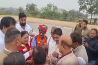 Vasundhara Raje offers prayers in Banswara temple for BJP's victory