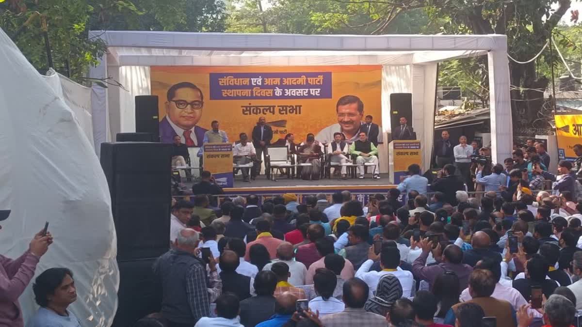 केजरीवाल ने कल अपने घर सफाईकर्मियों को खाने पर बुलाया