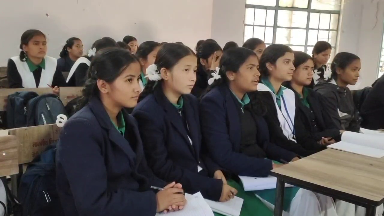 CHINESE IN GOVT SCHOOL OF PAURI