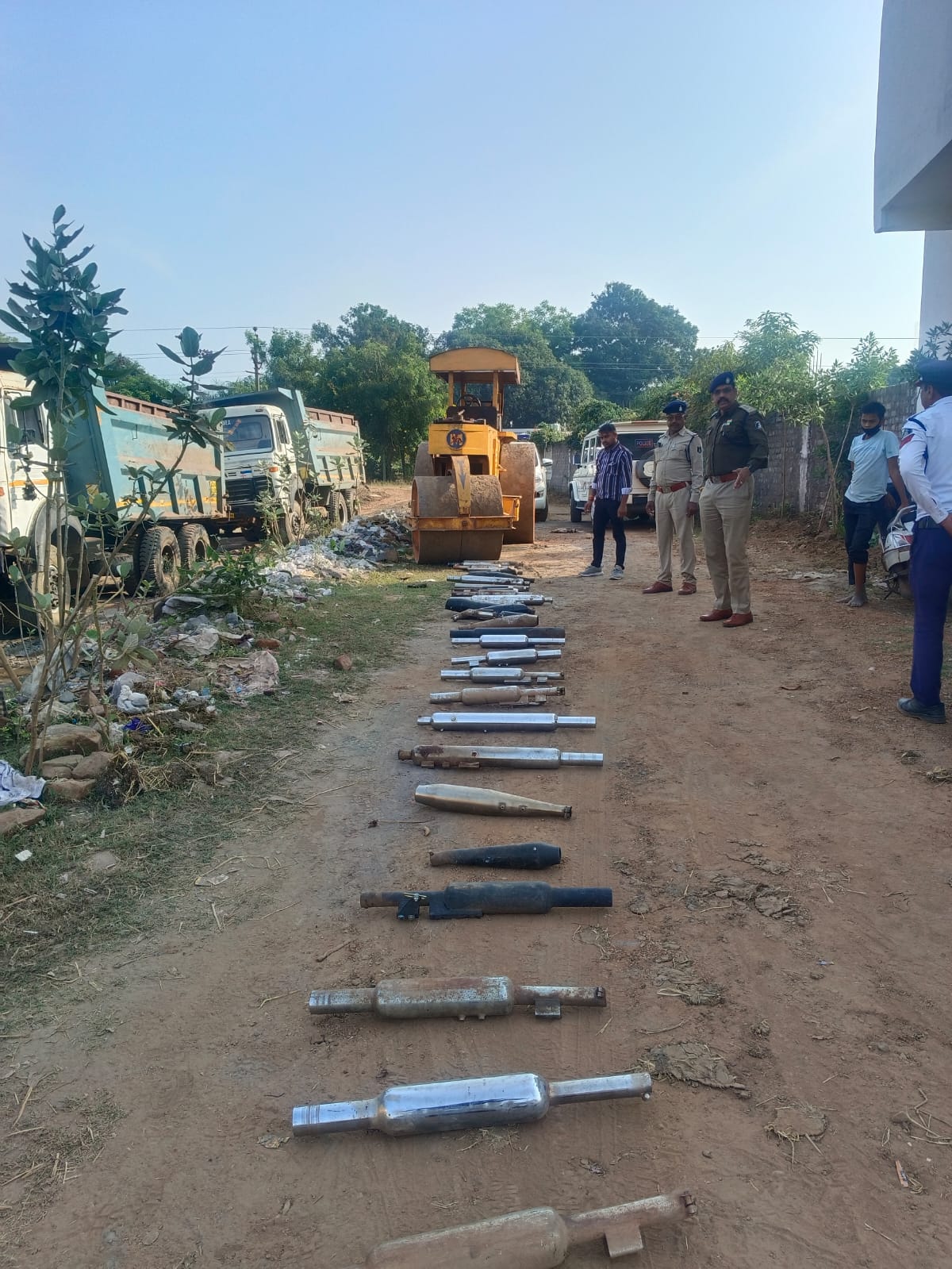 Bulldozer on modified silencer