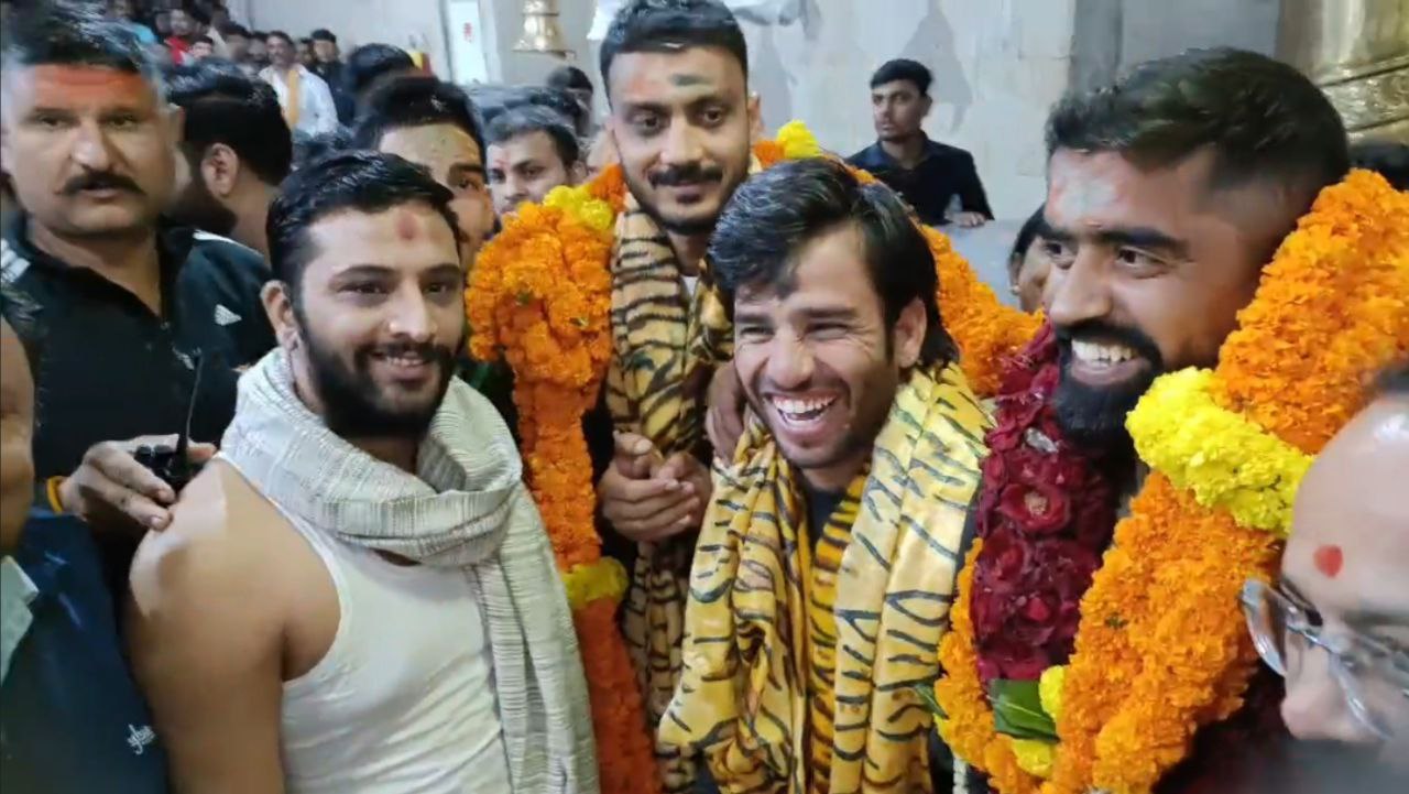 Indian Cricketer at Mahakal Temple