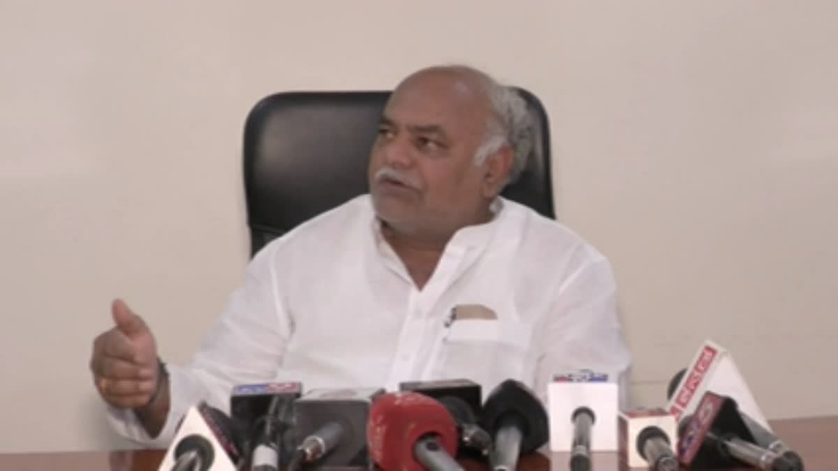 minister-shivanand-patil-clarified-his-statement-about-farmers