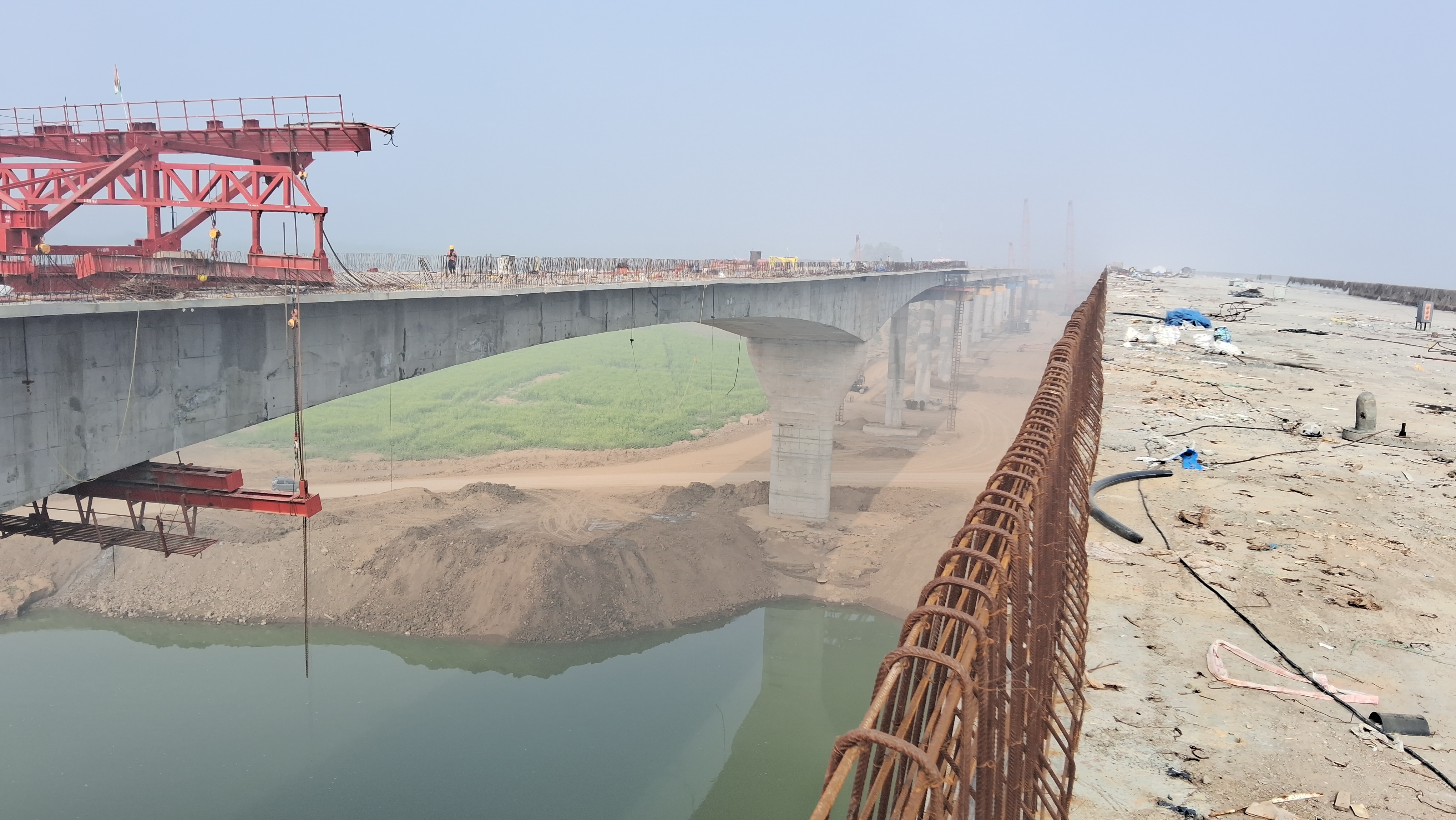 first cantilever double box bridge