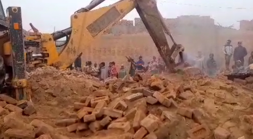 Brick kiln wall collapse in Manglaur